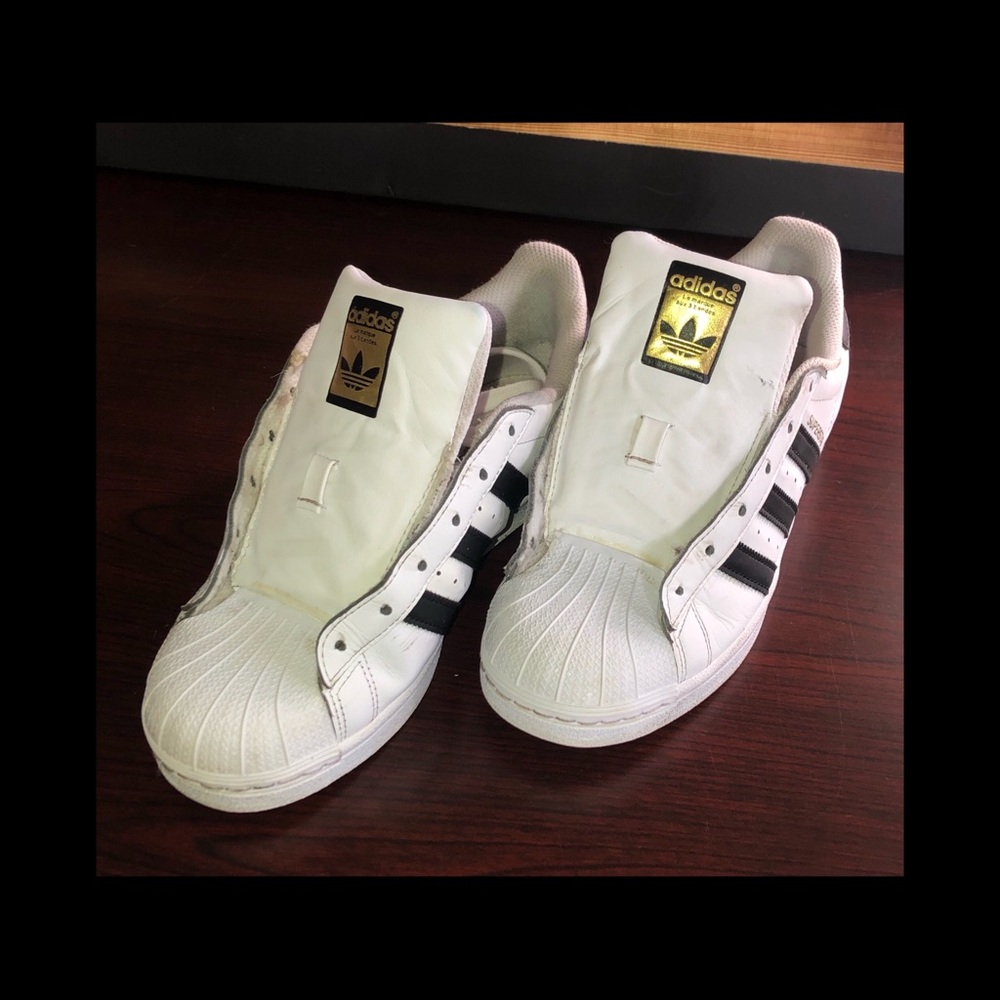 Adidas superstars size 8